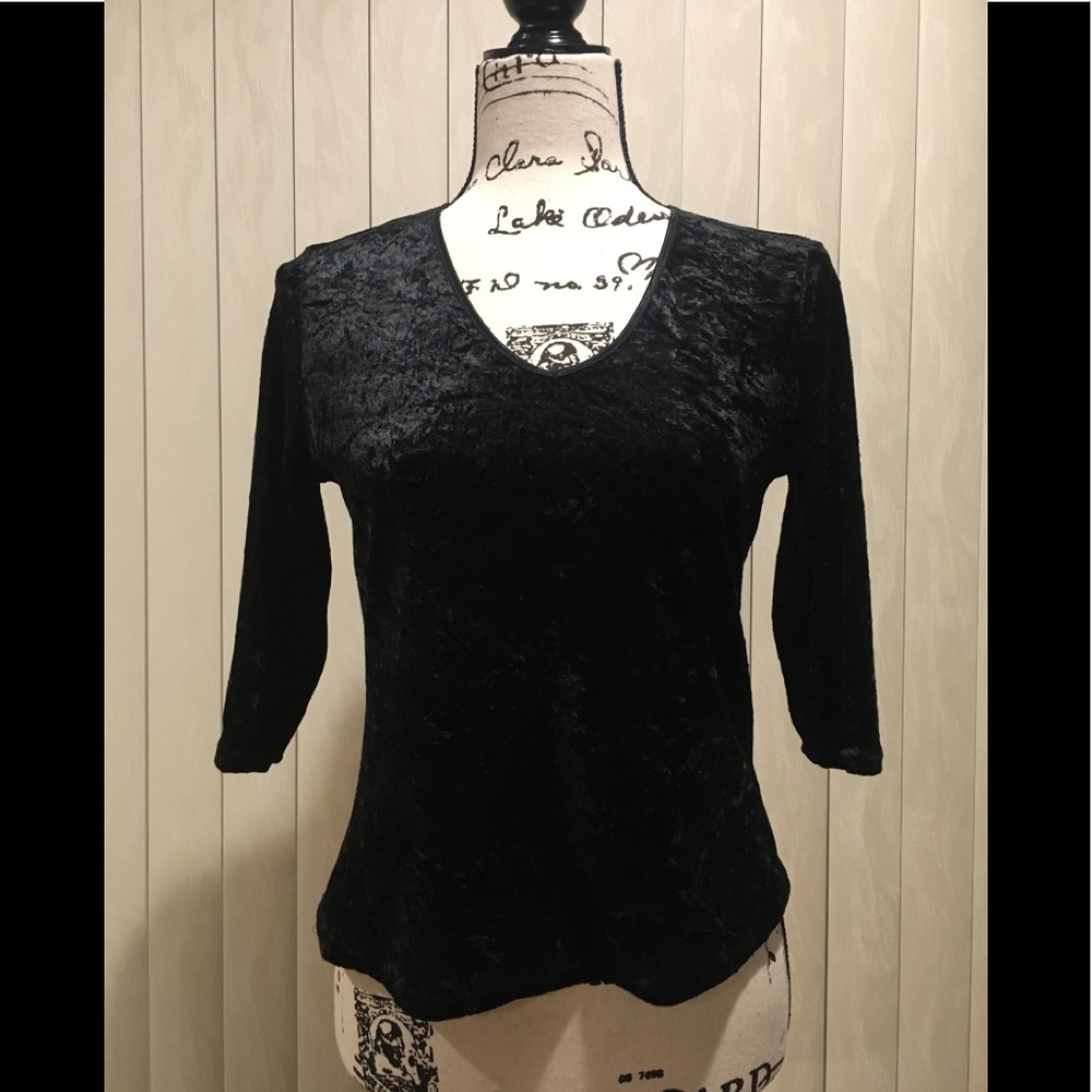 Black velvet 3/4 sleeve by Bentley